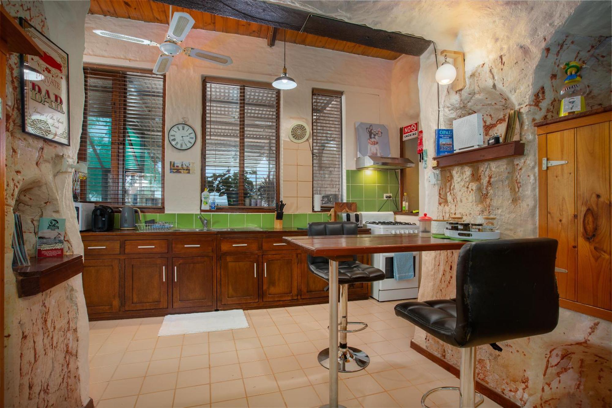 Di'S Dugouts Otel Coober Pedy Dış mekan fotoğraf