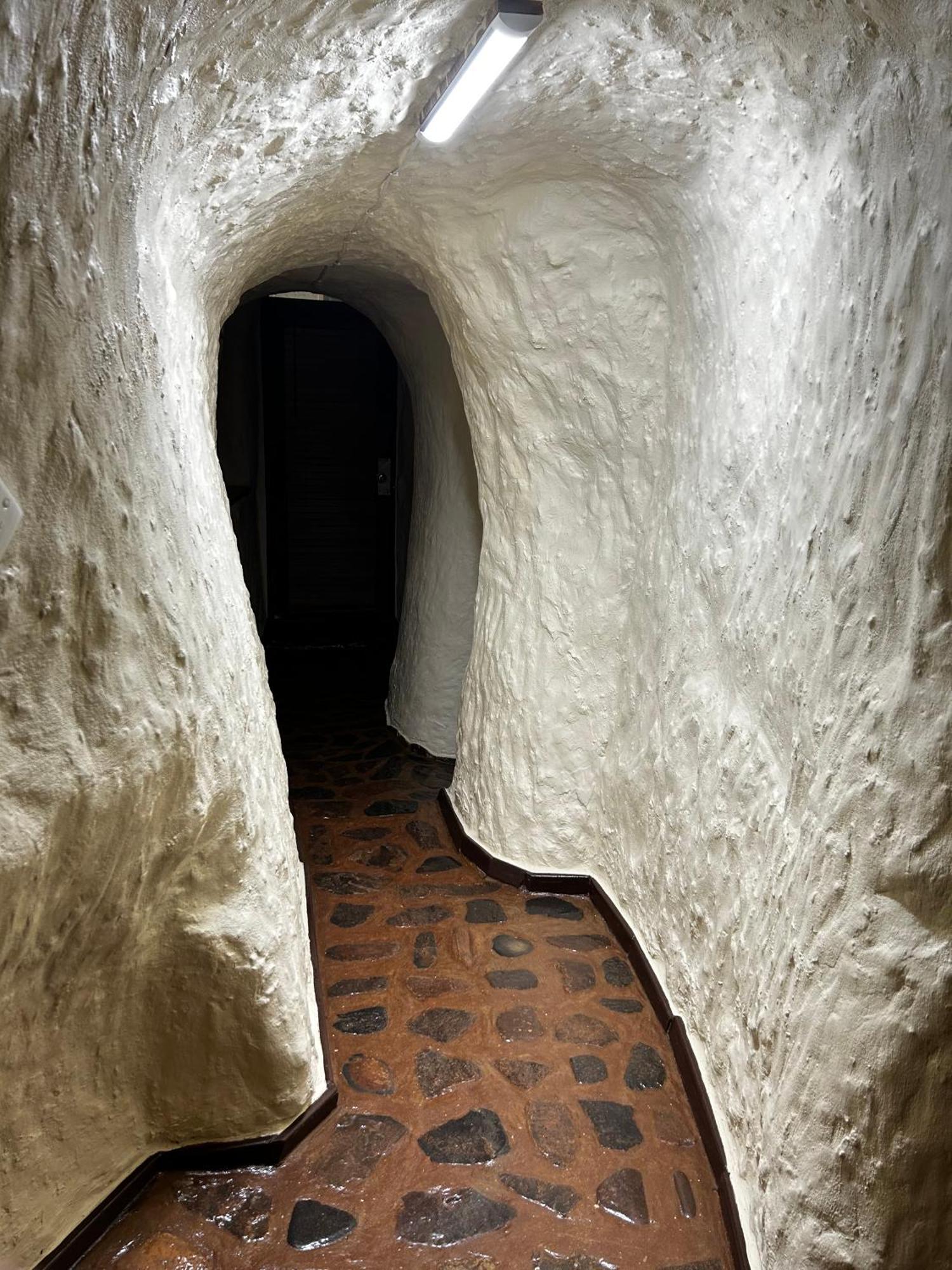 Di'S Dugouts Otel Coober Pedy Dış mekan fotoğraf